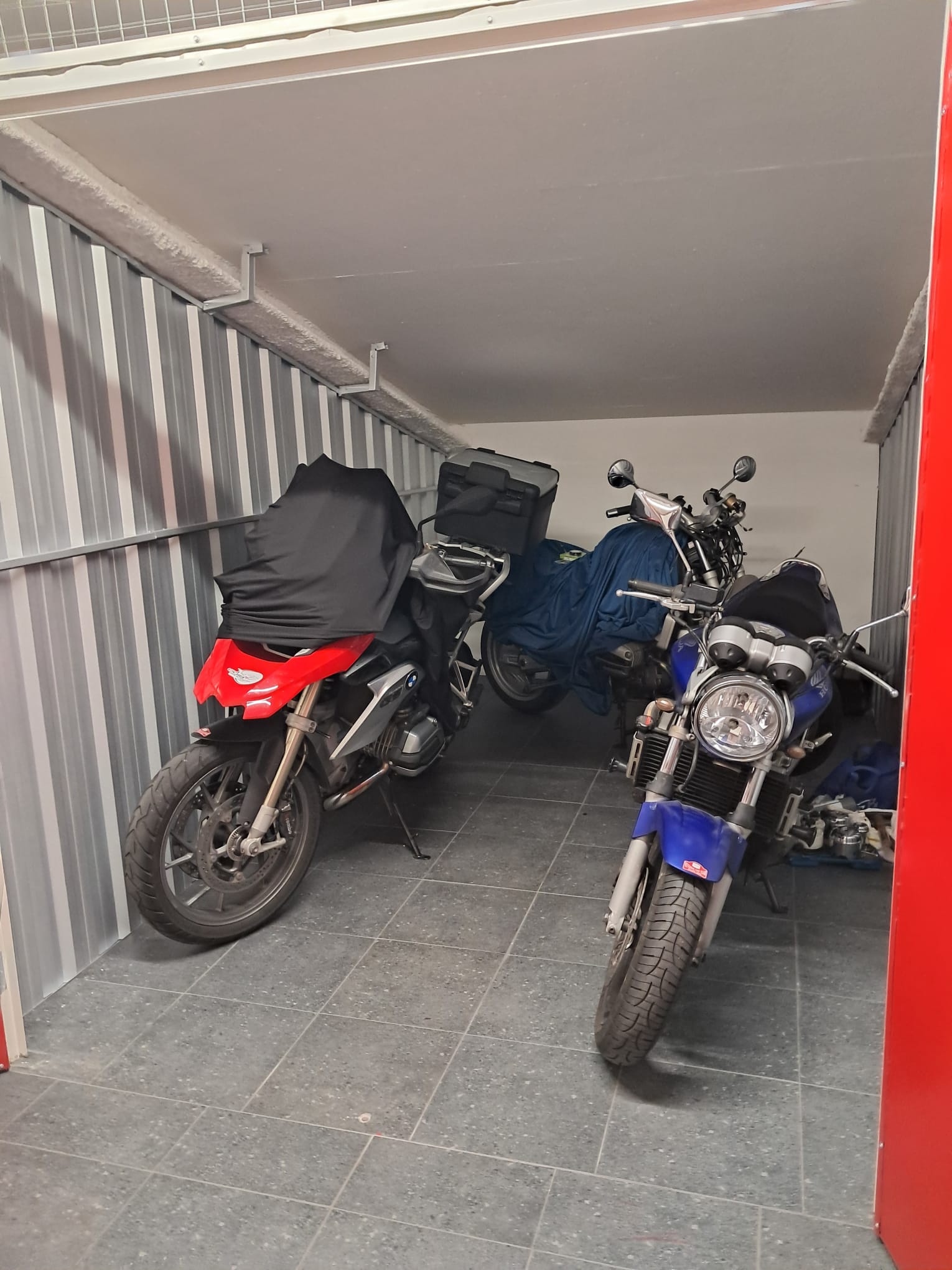 Box per moto al coperto con accesso 24/7 - AffittoBox.bz Bolzano